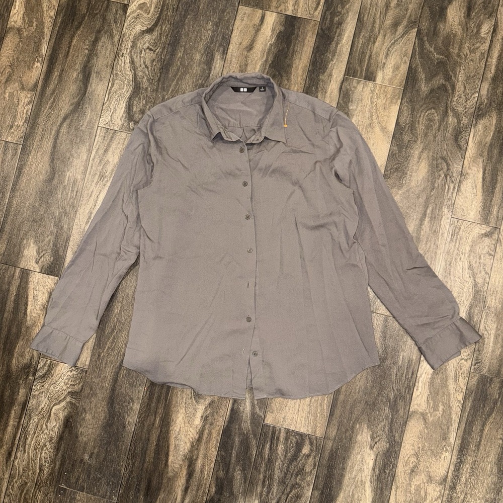 Uniqlo Lightweight Long-Sleeve Button-Up Shirt Women's Small Breathable Grey
